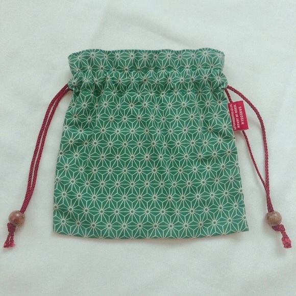 Mini mirror & drawstring pouch - Picture 2 of 8
